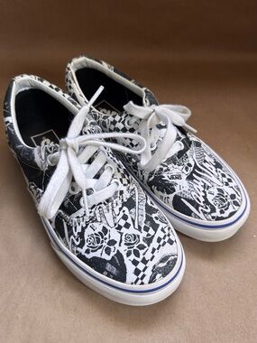 Vans Limited Edition “Lady Vans” in Black and White Graphic Print. W5.5